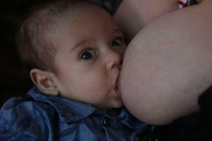 Amamentação de bebê