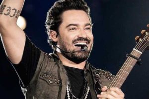 Cantor Fernando Zor, em um show
