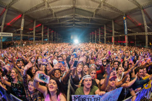 Enchente atrasa confirmação de shows nacionais da Oktoberfest