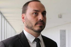 Carlos Bolsonaro é investigado