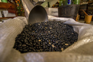 Conheça os diferentes benefícios à saúde de quatro tipos de feijão