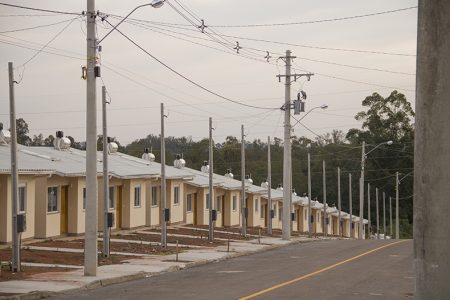 Assinado convênio para construção de 52 casas no Bairro Battisti em Venâncio Aires