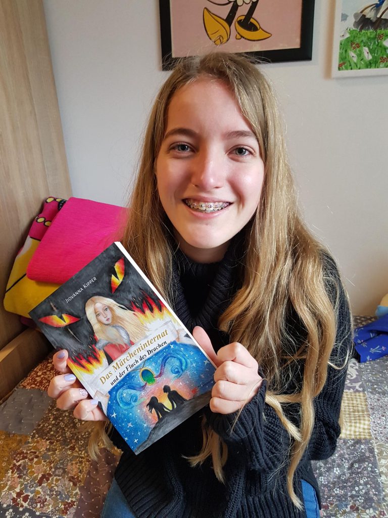 Menina de 12 anos lança primeiro livro escrito em um dia durante