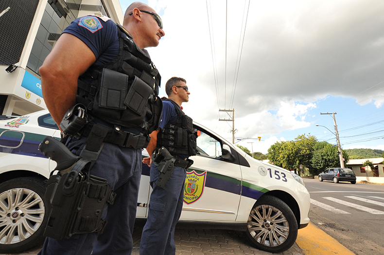 Agentes de Trânsito e Guarda Municipal encerram festa clandestina de som  automotivo no Santa Rita - Prefeitura Municipal de Imperatriz