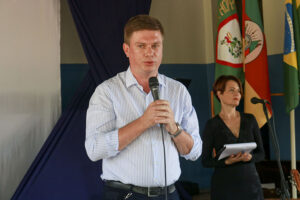 VÍDEO: vereadores protocolam pedido de cassação do vereador Henrique Hermany