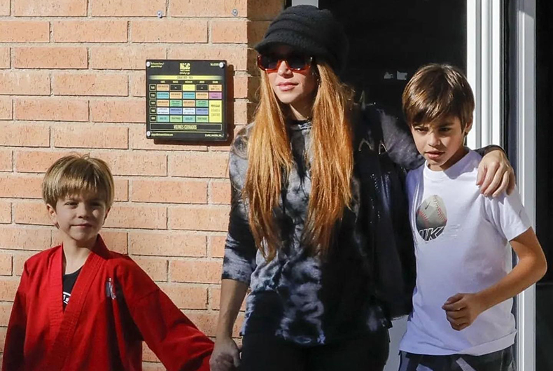 Shakira faz apelo por privacidade, e cita perseguições dos filhos por paparazzi