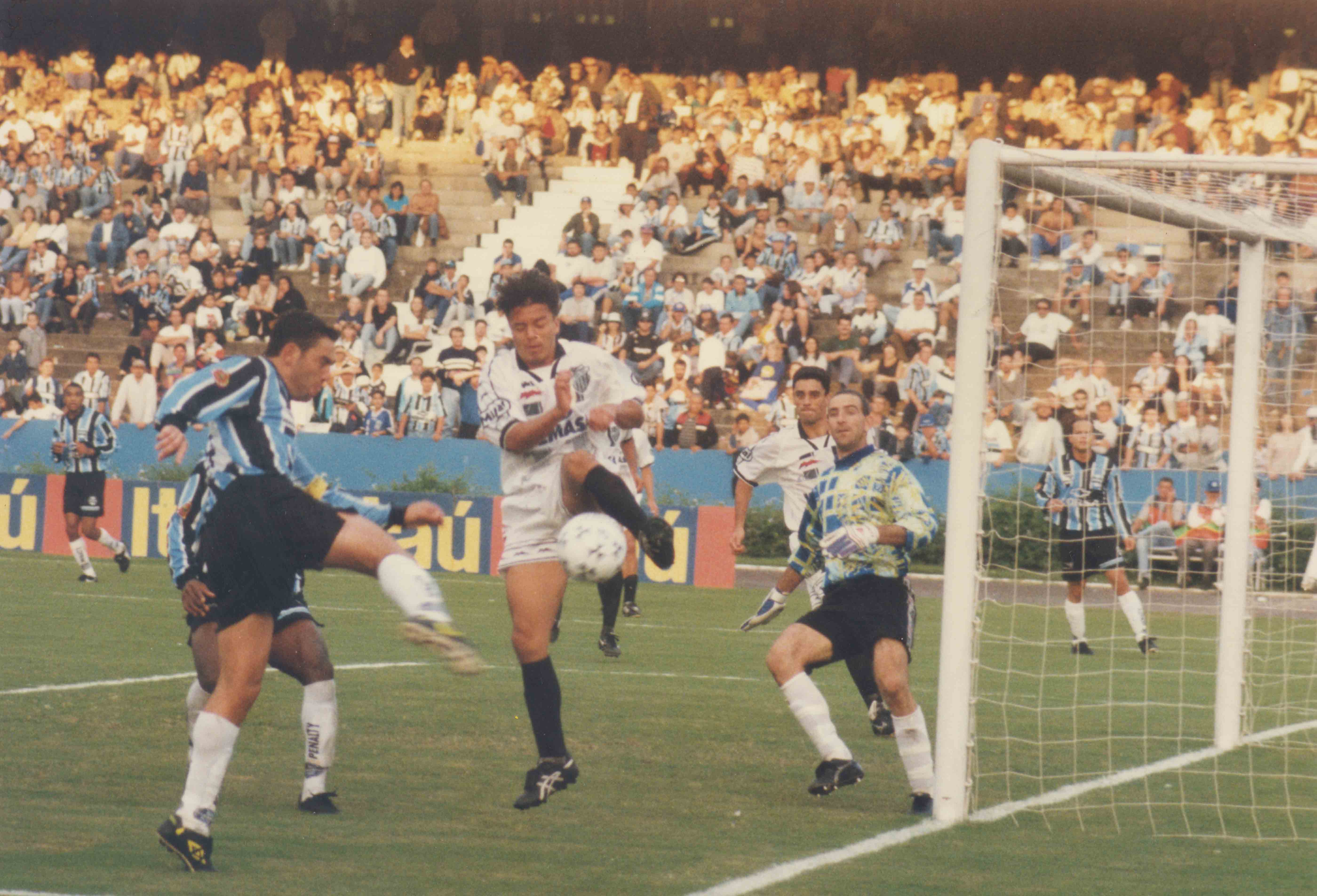 Grêmio vence o Atlético, mas está rebaixado para a segunda divisão em 2022  - GAZ - Notícias de Santa Cruz do Sul e Região