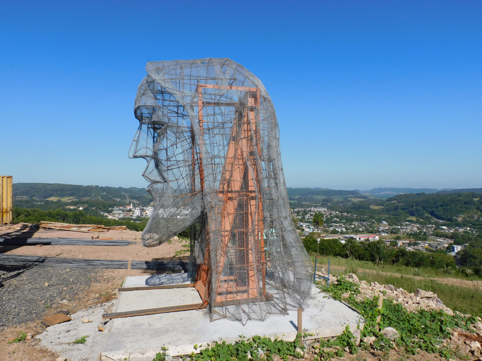 Cristo Acolhedor deve ser inaugurado em julho em Sobradinho; veja  comparativo de altura das estátuas - Jornal Força do Vale