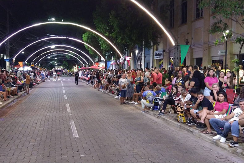 Desfile das escolas de samba altera trânsito em Santa Cruz a partir desta sexta; veja os pontos