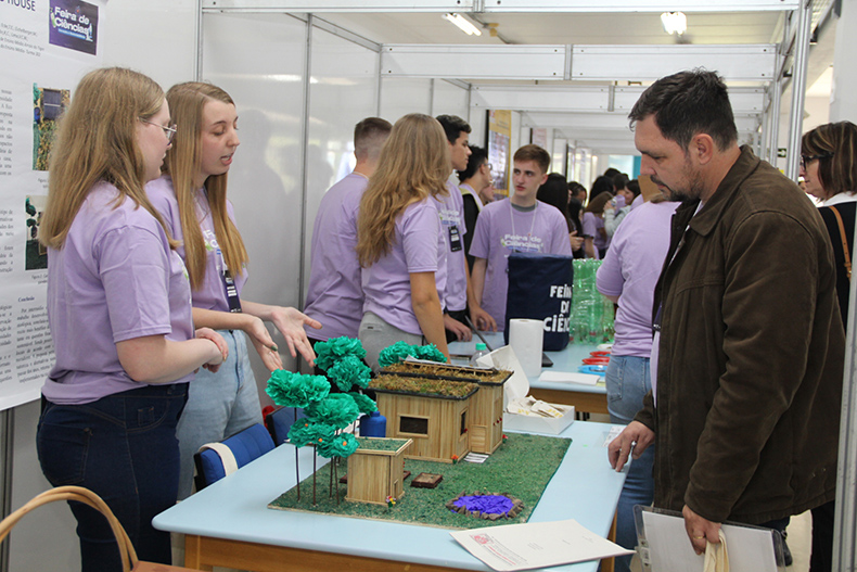 Destaques da Feira de Ciências da Unisc serão premiados nesta sexta-feira