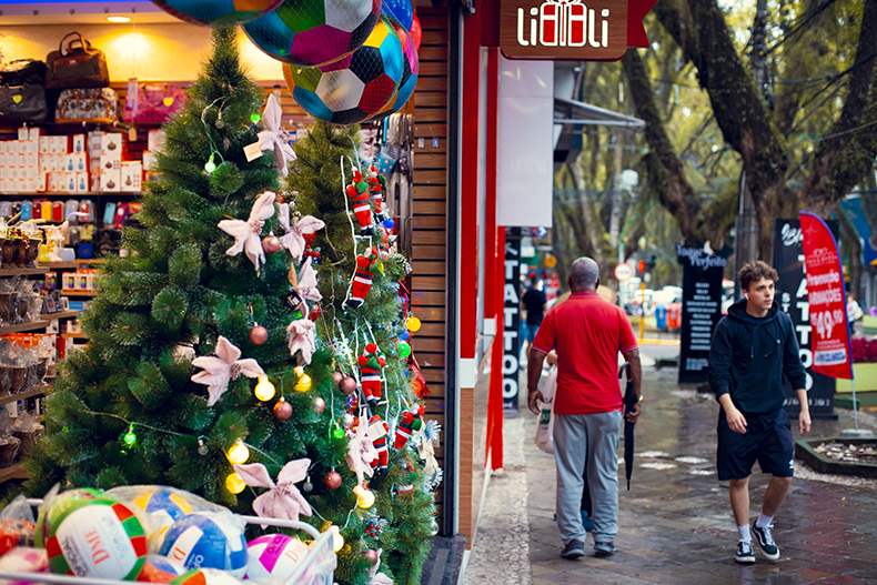 Entidades se dividem entre otimismo e incertezas em relação ao Natal