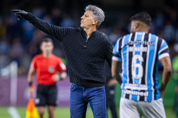 Grêmio vira sobre o Coritiba e vai para a final do Sul-Brasileiro