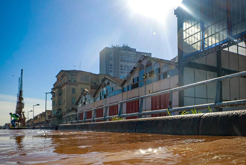 Melo decreta situação de emergência em razão da enchente em Porto Alegre