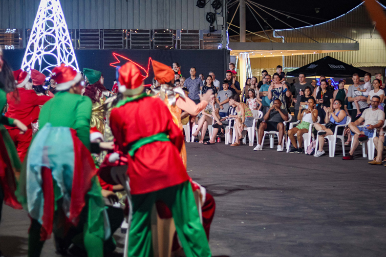 Dança encanta o público e resgata tradições de Natal em Santa Cruz