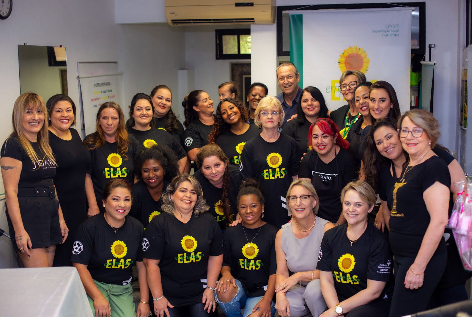 Projeto Elas Empreendem forma a primeira turma