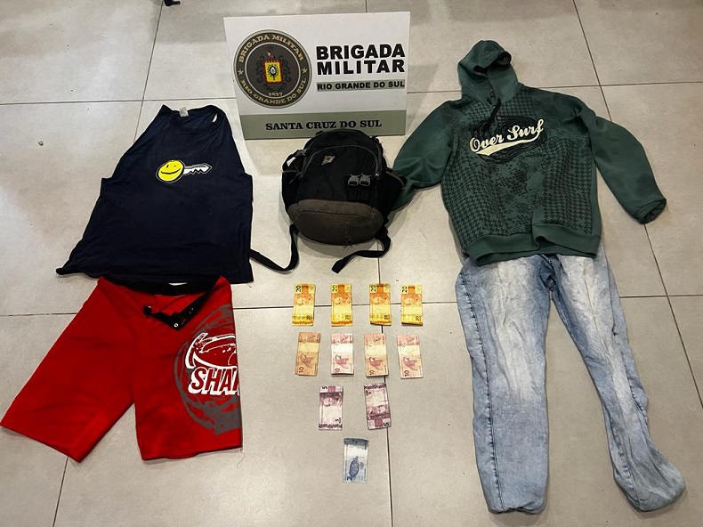 Os itens furtados foram recuperados e os jovens encaminhados à Delegacia de Polícia de Santa Cruz
