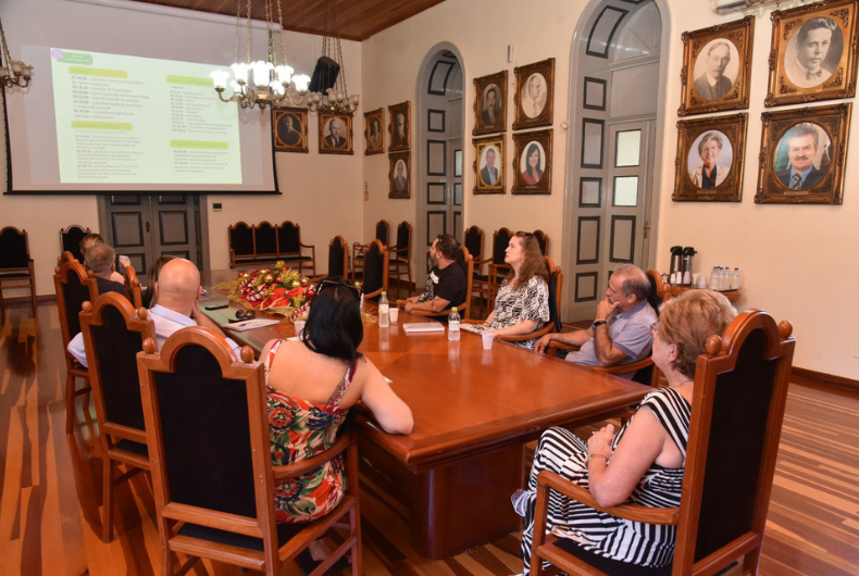 Proposta de plano de saúde a servidores municipais é apresentada a sindicatos