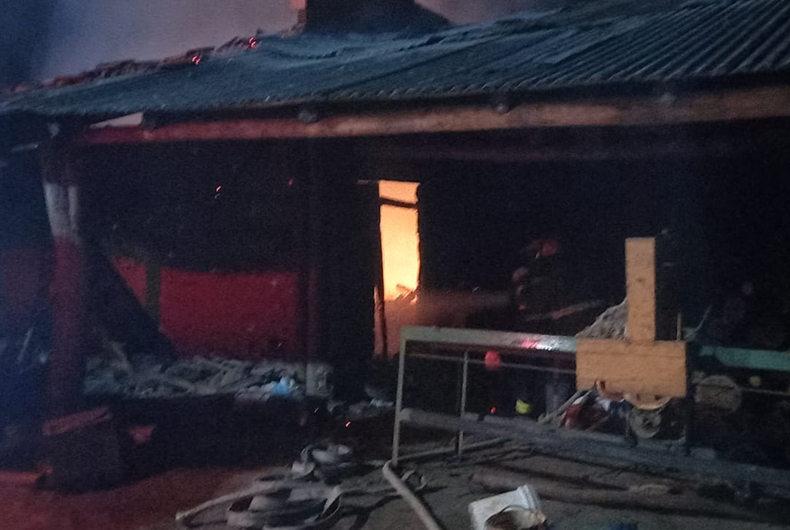 Fogo atinge estufa de tabaco no interior de Candelária