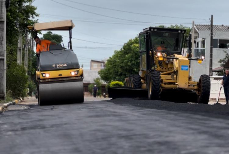 Inicia a pavimentação na Rua Irmão Emílio em Santa Cruz