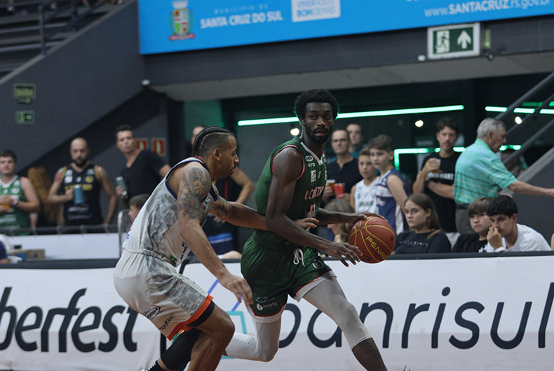 União Corinthians tem atuação de luxo e derrota a Unifacisa no Arnão