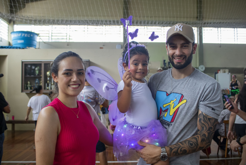 Associação de moradores do Esmeralda recria a               magia do Carnaval para crianças
