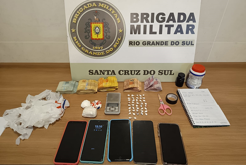 Força Tática prende casal com drogas e mais de R$ 13 mil no Bairro Progresso
