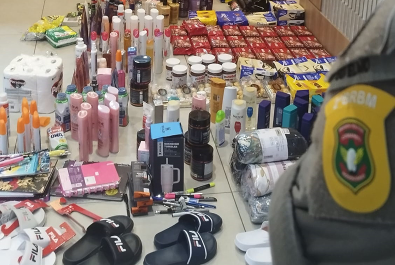 BM prende bando após furtos em lojas de Santa Cruz