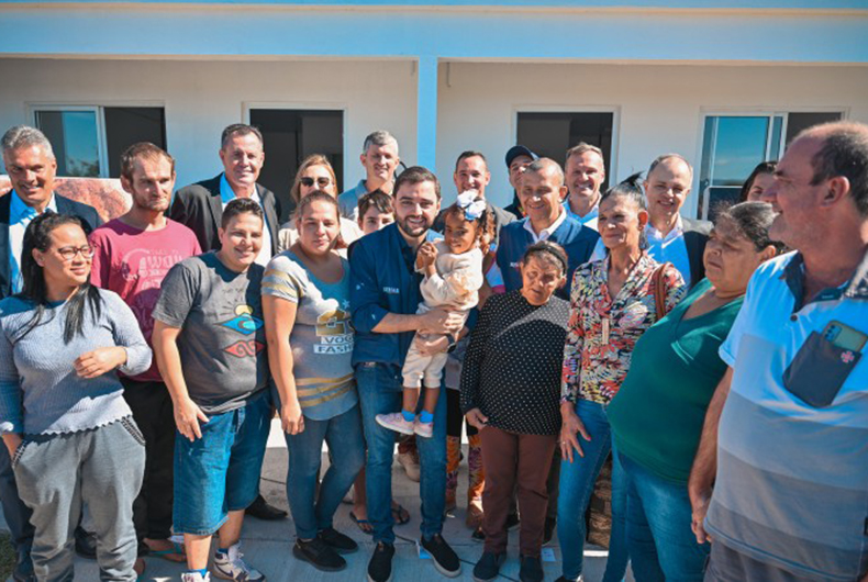 Governo do Estado entrega 28 casas temporárias em Arroio do Meio