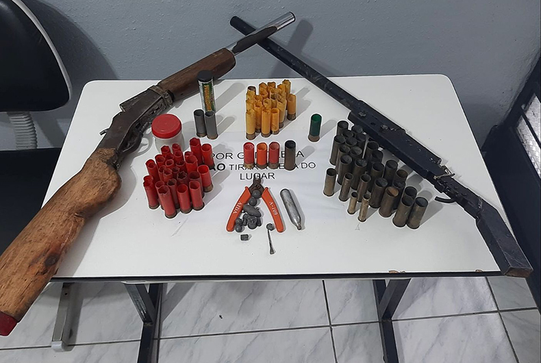 Brigada Militar prende dupla por por porte ilegal de arma de fogo em Rio Pardo
