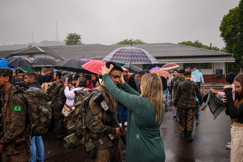 FOTOS: 251 novos soldados recebem a boina preta no 7º BIB 
