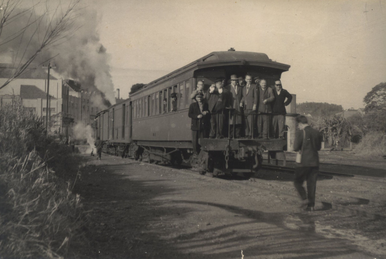 Trem volta sob pressão