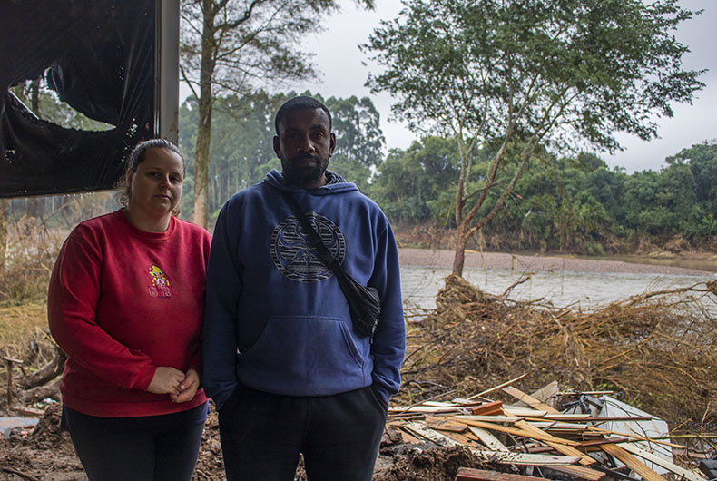 Moradores da Prainha, às margens do Rio Pardo, buscam se reerguer após enchente