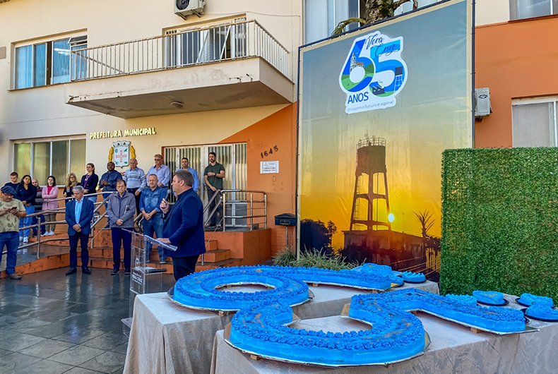 Vera Cruz celebra 65 anos com doação de móveis para famílias afetadas pela enchente