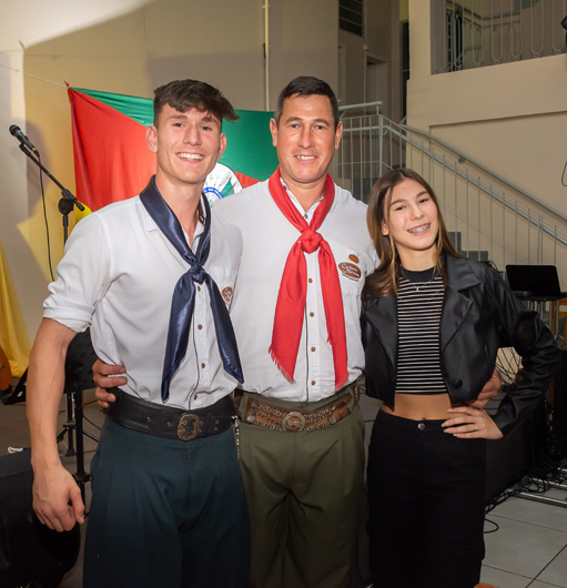 Ike+: "Comemoração dos 19 anos da Confraria Nativista"