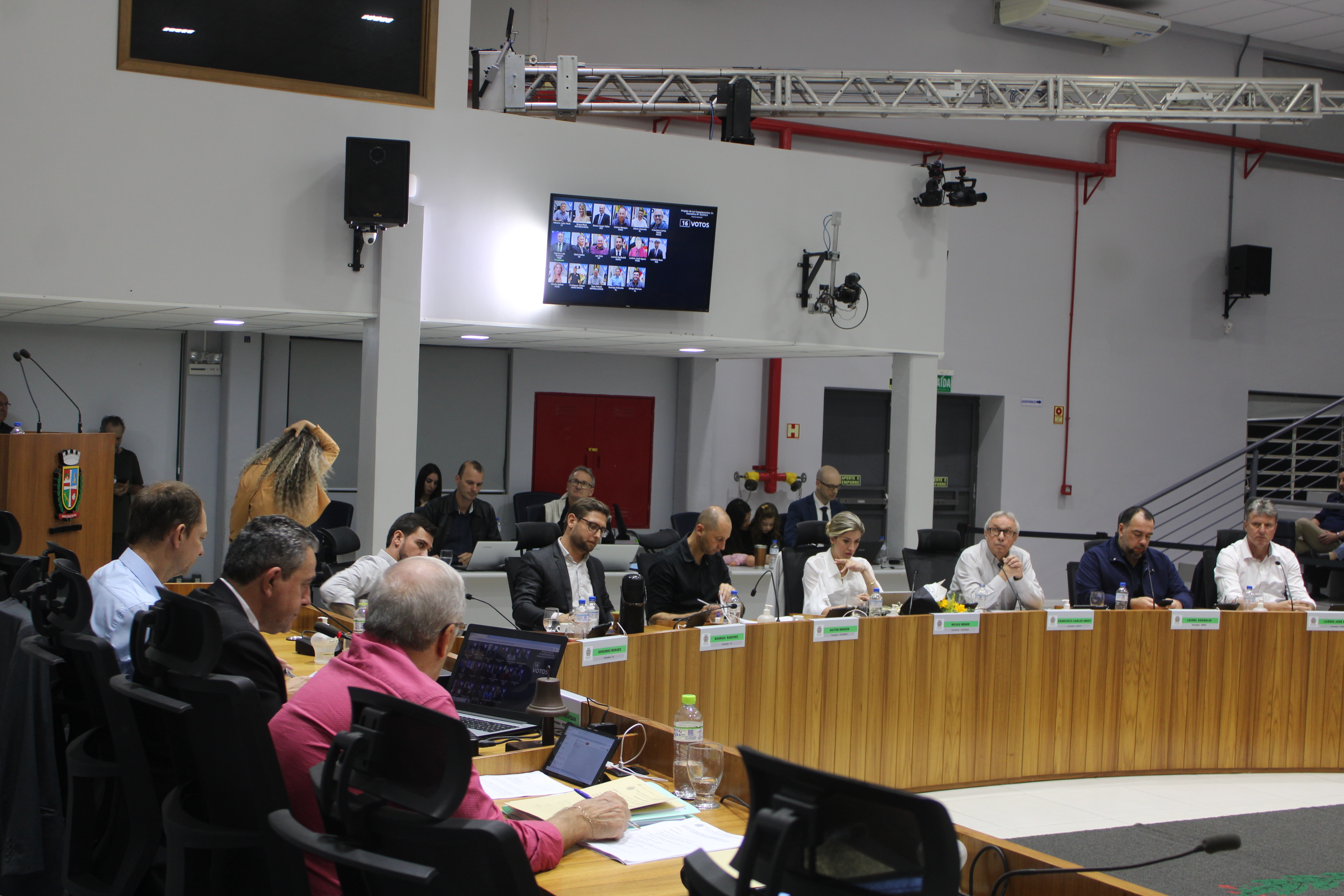 Câmara de Vereadores avalia projeto de isenção de IPTU e lixo para atingidos pela enchente