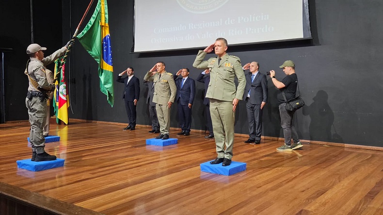 Passagem de comando realizada ontem à tarde na Unisc representa um dos momentos mais importantes para a Brigada Militar
