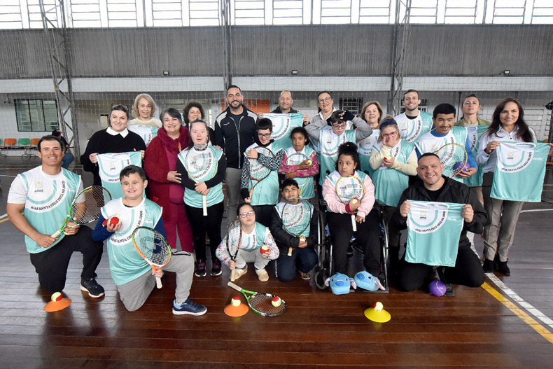 Com objetivo de estimular a inclusão por meio do esporte, iniciativa lançada ontem vai atender 30 frequentadores da instituição