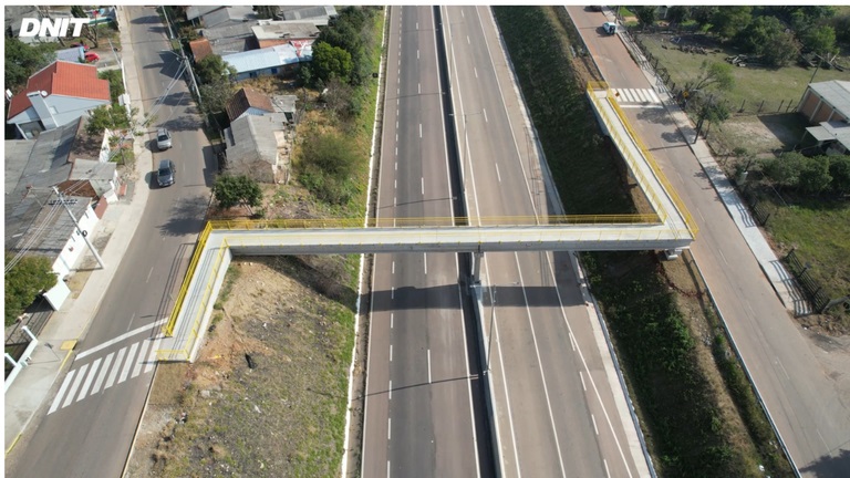 Estrutura é executada em concreto pré-moldado, tendo uma largura de 2,4 metros e uma extensão de 50 metros | Foto: Dnit / Divulgação