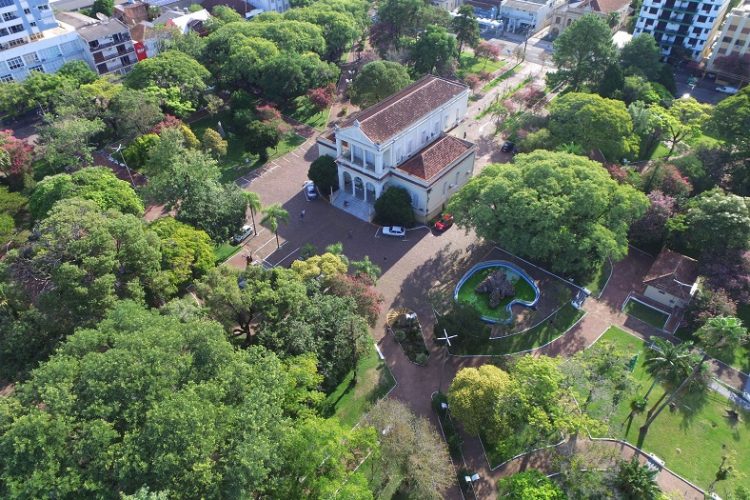 Almoço com panelão gigante na Praça da Bandeira será seguido por show de César Oliveira e Rogério Melo