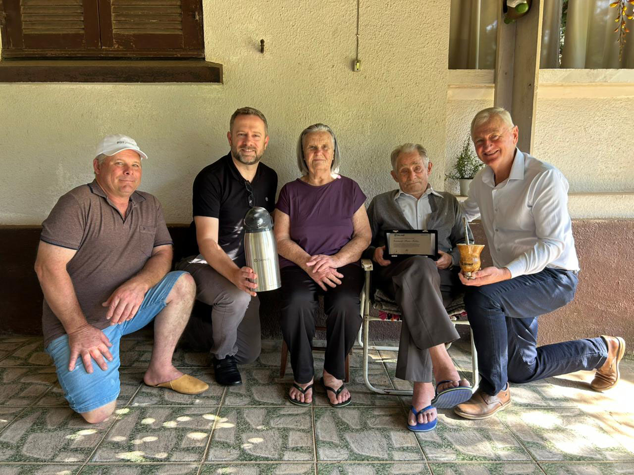 A partir da esquerda: Flávio Geller, Erceu Bohrz, Dulce e Vilibaldo Geller e Petry