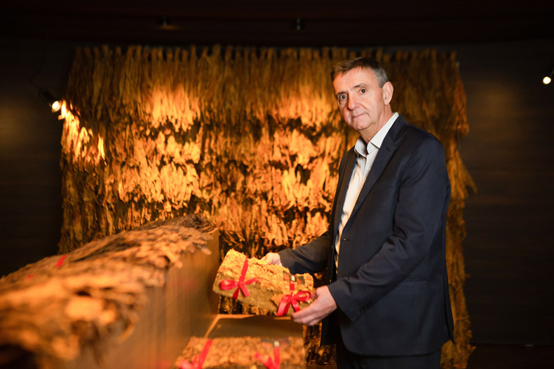 Concorrência desleal: Thesing cita que a cada três cigarros consumidos no País, um é ilegal, com perda em arrecadação e incentivo ao crime organizado