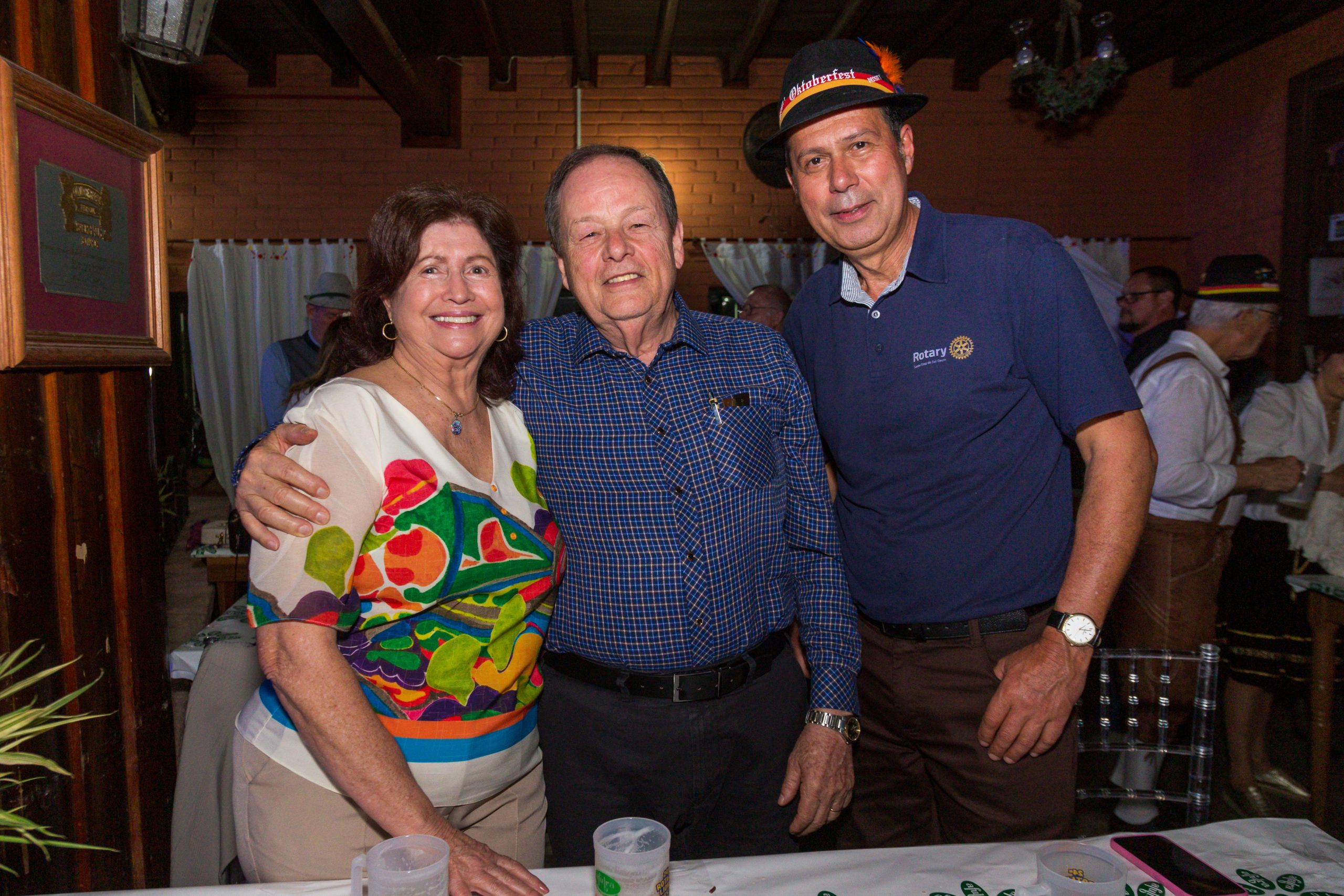 Gerti e Romeu Schneider e José Eraldo Gonçalves